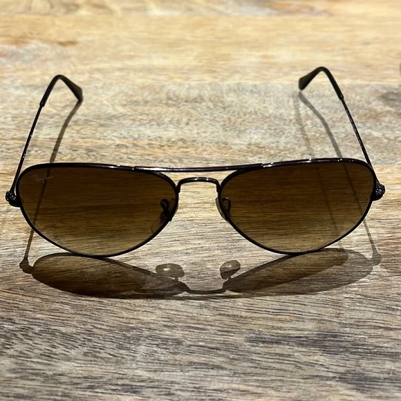Ray-ban Aviator Sunglasses - Picture 3 of 3
